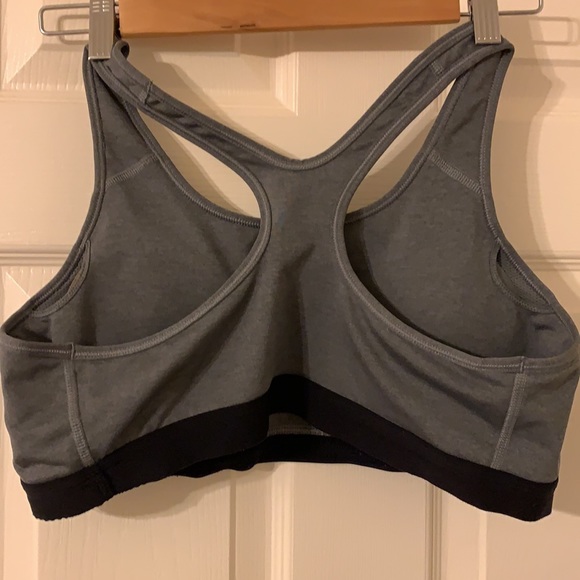 Nike dri fit sports bra in gray and black - Picture 3 of 3